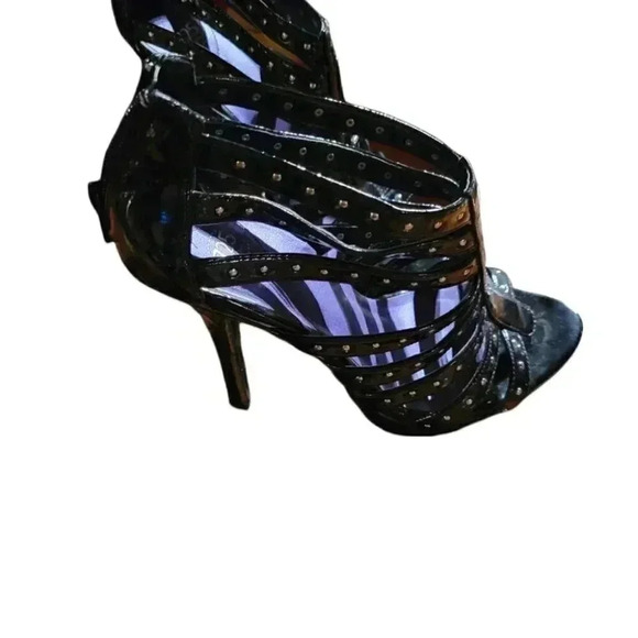 LALA 725 Originals Patent Black Strappy studded Sandles 4 " heels size 7 - Picture 5 of 11